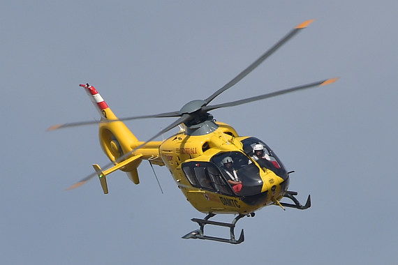 Vösendorfer Sicherheitstag 2015 Foto Huber Austrian Wings Media Crew ÖAMTC ITH Intensivtransporthubschrauber OE-XEQ Anflug_2 Vösendorfer Sicherheitstag 2015 Foto Huber Austrian Wings Media Crew ÖAMTC ITH Intensivtransporthubschrauber OE-XEQ Anflug_2