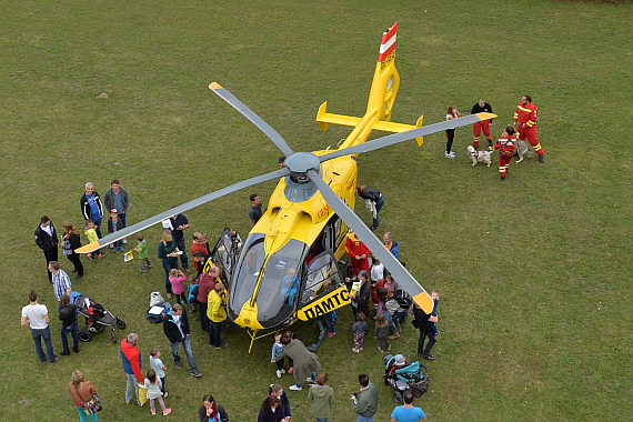 Vösendorfer Sicherheitstag 2015 Foto Huber Austrian Wings Media Crew ÖAMTC ITH Intensivtransporthubschrauber OE-XEQ von oben