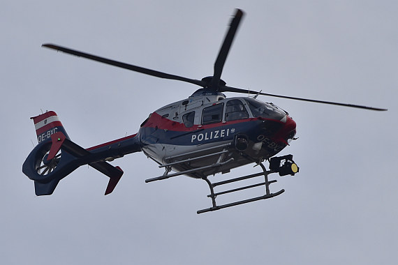 Vösendorfer Sicherheitstag 2015 Foto Huber Austrian Wings Media Crew flugpolizei EC135 OE-BXC Anflug Vösendorfer Sicherheitstag 2015 Foto Huber Austrian Wings Media Crew flugpolizei EC135 OE-BXC Anflug