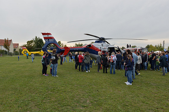 Vösendorfer Sicherheitstag 2015 Foto Huber Austrian Wings Media Crew flugpolizei EC135 OE-BXC Besucher Vösendorfer Sicherheitstag 2015 Foto Huber Austrian Wings Media Crew flugpolizei EC135 OE-BXC Besucher