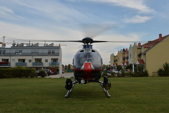 Vösendorfer Sicherheitstag 2015 Foto Huber Austrian Wings Media Crew flugpolizei EC135 OE-BXC Landung_3 Vösendorfer Sicherheitstag 2015 Foto Huber Austrian Wings Media Crew flugpolizei EC135 OE-BXC Landung_3