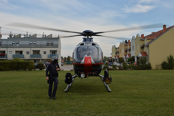 Vösendorfer Sicherheitstag 2015 Foto Huber Austrian Wings Media Crew flugpolizei EC135 OE-BXC Landung_4