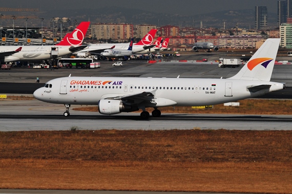 Ein weiterer Gast aus Libyen ist die ex Gulf Air A320-211 A40-E6 die seit Juni 13 als A5-WAT bei Ghadames Air unterwegs ist Ein weiterer Gast aus Libyen ist die ex Gulf Air A320-211 A40-E6 die seit Juni 13 als A5-WAT bei Ghadames Air unterwegs ist