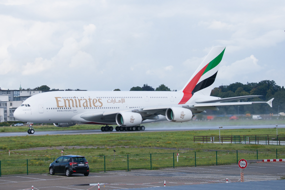 Emirates Airbus A380 verlässt das Werk. Emirates Airbus A380 verlässt das Werk.