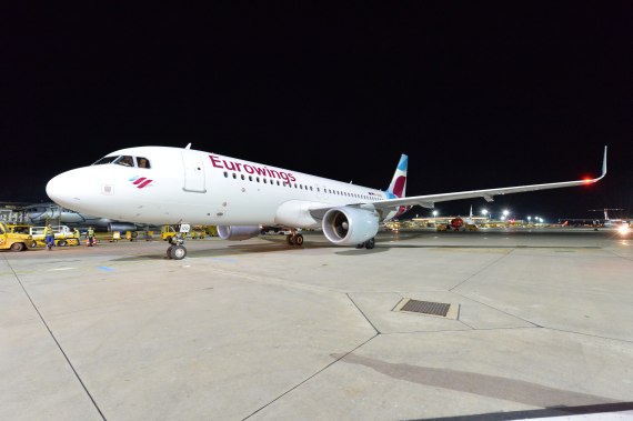 Eurowings Erstlandung Airbus A320 D-AIZQ DSC_0608 Foto Huber Austrian Wings Media Crew