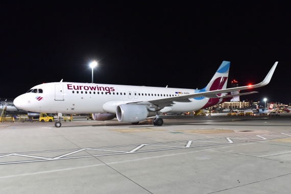 Eurowings Erstlandung flughafen Wien A320 D-AIZQ Foto Huber Austrian Wings Media Crew DSC_0259