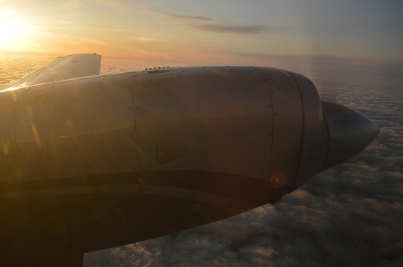 Zügig steigt die Jetstream in den morgendlichen Himmel über Estland. Zügig steigt die Jetstream in den morgendlichen Himmel über Estland.