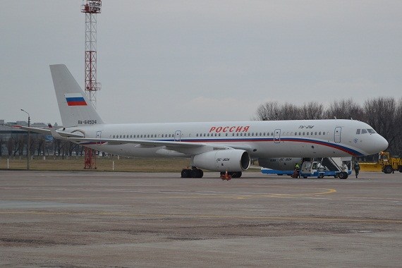 Es war der Tag an dem Viktor Yanukovich die Ukraine verlassen musste und die Geschichte einen weiteren Lauf nahm. Ob die TU-214 im Bild ihn nach Russland brachte, ist derzeit nicht bekannt. Dass am Ende der Ereignisse dieses Tages die ukrainische Armee mi Es war der Tag an dem Viktor Yanukovich die Ukraine verlassen musste und die Geschichte einen weiteren Lauf nahm. Ob die TU-214 im Bild ihn nach Russland brachte, ist derzeit nicht bekannt. Dass am Ende der Ereignisse dieses Tages die ukrainische Armee mi