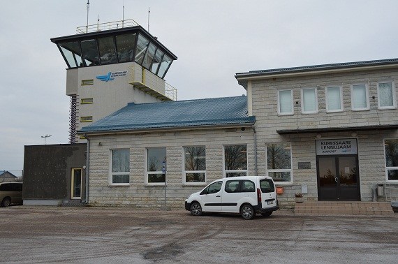Der Tower mit dazugehörigem Terminal