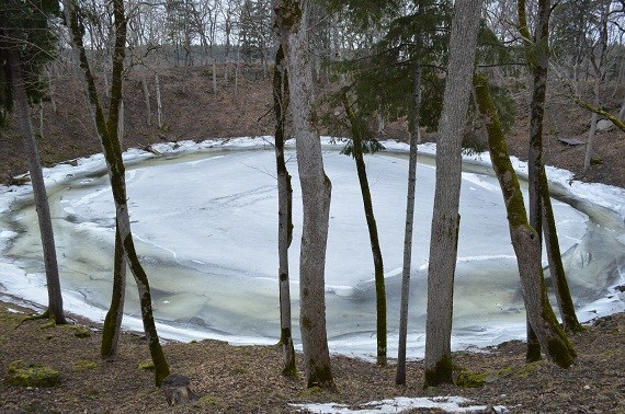 Das Bild vermag es nicht die tatsächlichen Ausmaße des Kraters zu vermitteln! Das Bild vermag es nicht die tatsächlichen Ausmaße des Kraters zu vermitteln!