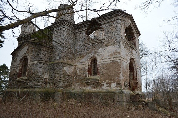 Die verfallenen und zerstörten Kirchen sind ein Teil der großen Schande der Sowjetunion, die bis heute sichtbar ist.