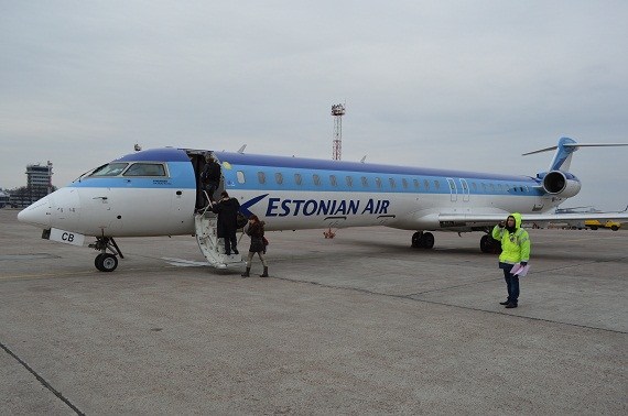 Der CRJ-900 ist ein durchaus interessantes Verkehrsmittel. Allemal spannender als der hundertste und tausendste Airbus- oder Boeing- Flieger!