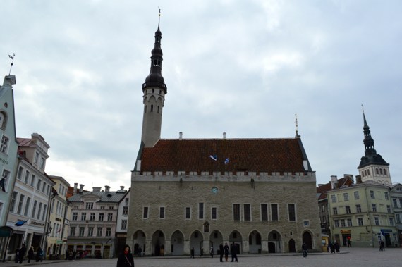 ... der mächtige Dom und hervorragend renovierte alte Gebäude verleihen der Stadt ein einzigartiges Flair.