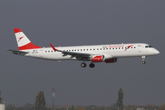 OE-LWD AUA Austrian Airlines Embraer E-195 Erstlandung Foto Rene Posch_001