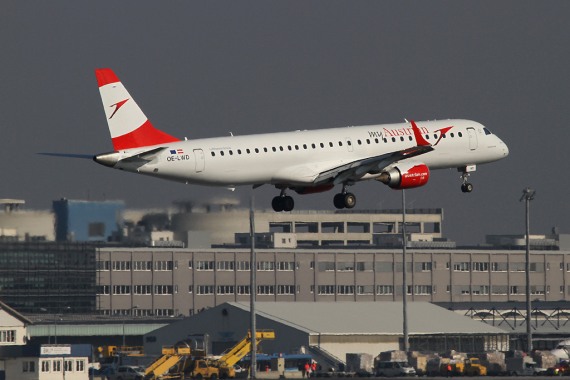 OE-LWD AUA Austrian Airlines Embraer E-195 Erstlandung Foto Rene Posch_002