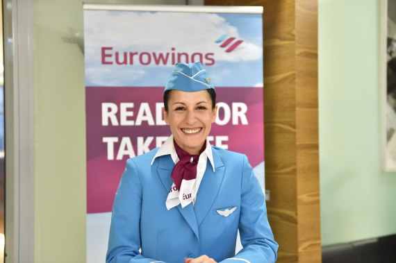 Symbolbild Sujetbild Eurowings Flugbegleiterin Foto Huber Austrian wings Media Crew