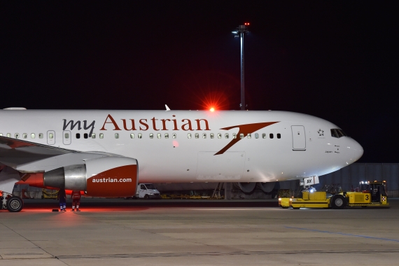 Als erstes Langstreckenflugzeug der AUA erhielt die OE-LAY, eine ehemalige Lauda Air 767, die MyAustrian-Farben - dank freundlicher Unterstützung von Austrian Airlines konnten wir das Flugzeug bei der Ankunft direkt am Vorfeld fotografieren.
