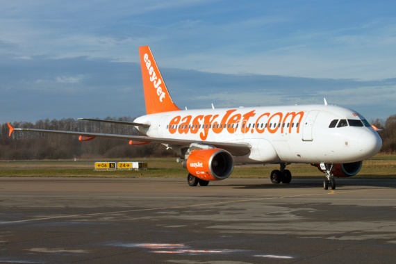 EAsyJet Airbus A319 Erstlandung Friedrichshafen 12122015 Foto Mathias Claus_2