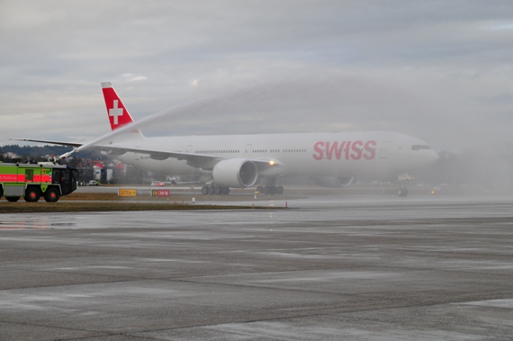 Erste SWISS Boeing 777-300ER HB-JNA Foto Andy Herzog_006