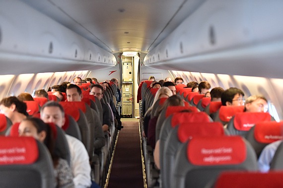 Passagiere im ersten Embraer der AUA. Passagiere im ersten Embraer der AUA.