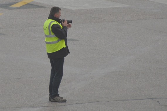 Auch unter den Flughafenmitarbeitern fanden sich Planespotter Auch unter den Flughafenmitarbeitern fanden sich Planespotter