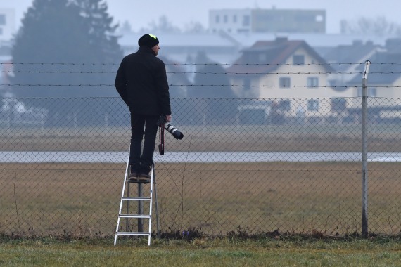 Salzburg Wintercharter 02012016 Huber Austrian Wings Media Crew Planespotter Spotter Symbolbild Sujetbild DSC_0049