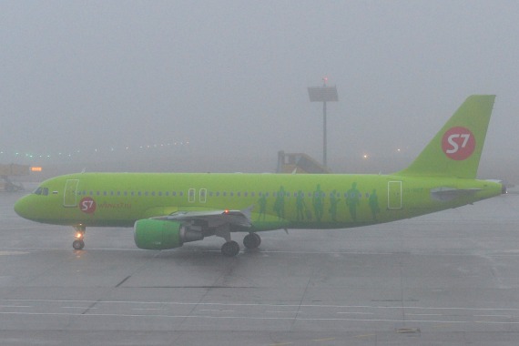 Salzburg Wintercharter 02012016 Huber Austrian Wings Media Crew VQ-BET S7 Sibir Airlines Airbus A320 DSC_0040