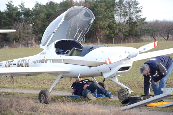 Diamond Executive Club Diamond DA20-A1 Katana OE-ARW Notlandung Burgenland - Foto: Thomas Lenger, monatsrevue.at Diamond Executive Club Diamond DA20-A1 Katana OE-ARW Notlandung Burgenland - Foto: Thomas Lenger, monatsrevue.at