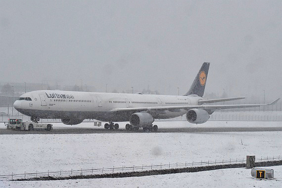 A340-600 der Lufthansa auf dem Flughafen München, Symbolbild
