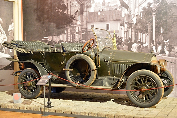 Kein Modell, sondern ein Original: In diesem Wagen wurde der österreichische Thronfolger Franz Ferdinand 1914 in Sarajewo erschossen. Kein Modell, sondern ein Original: In diesem Wagen wurde der österreichische Thronfolger Franz Ferdinand 1914 in Sarajewo erschossen.