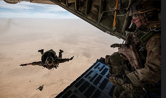 Bundesheer Hercules Jagdkommando Fallschirmspringer Fallschirmjäger Foto Bundesheer