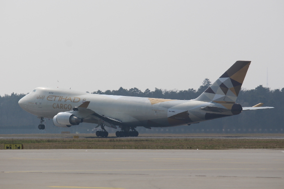 Fotoreportage 747 N476MC Etihad in Graz Anlieferung Flugzeuge Red Bull Air Race Foto Christof Rainer Abflug_001