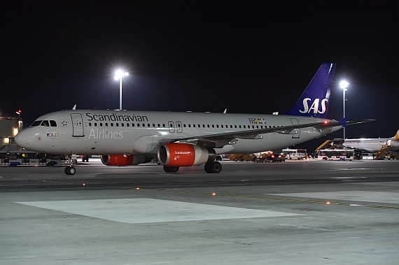 SAS Scandinavian Airlines Erstlandung Wien 24032016 Foto Huber Austrian Wings Media Crew Airbus A320 OY-KAY