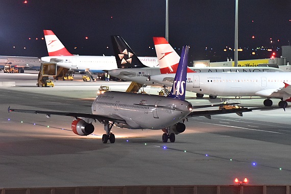 SAS Scandinavian Airlines Erstlandung Wien 24032016 Foto Huber Austrian Wings Media Crew OY-KAY Airbus A320 rollt SAS Scandinavian Airlines Erstlandung Wien 24032016 Foto Huber Austrian Wings Media Crew OY-KAY Airbus A320 rollt