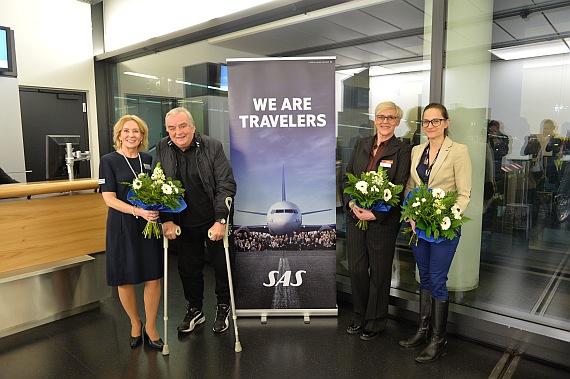 Scandinavian SAS Erstflug nach Wien Helga Parzer zweite von rechts Rudolf Lenz Foto Huber Austrian Wings Media Crew Scandinavian SAS Erstflug nach Wien Helga Parzer zweite von rechts Rudolf Lenz Foto Huber Austrian Wings Media Crew