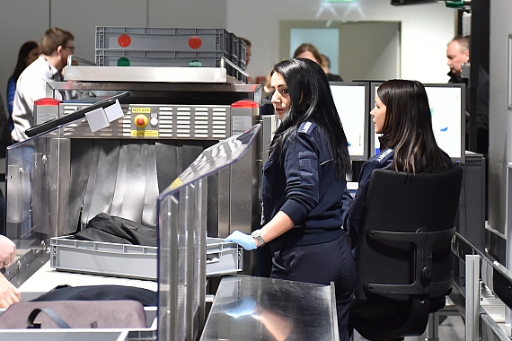 Sicherheitskontrolle am Flughafen, Symbolbild - Foto: Austrian Wings Media Crew