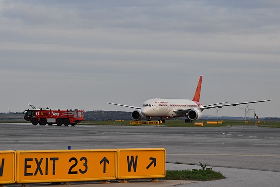Air India Erstlandung Flughafen Wien 06042016 Boeing 787-8 VT-ANE Foto Huber Austrian Wings Media Crew_002 Air India Erstlandung Flughafen Wien 06042016 Boeing 787-8 VT-ANE Foto Huber Austrian Wings Media Crew_002