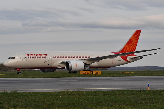 Air India Erstlandung Flughafen Wien 06042016 Boeing 787-8 VT-ANE Foto Huber Austrian Wings Media Crew_008