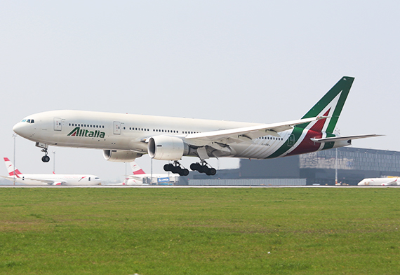 Alitalia Boeing 777-200ER Foto Kathi Schlapsi_001