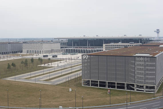 Terminal und künftiges Hotel Steigenberger