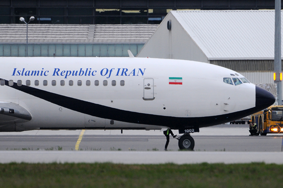 Iran Boeing 707 Einstieg über Avionics Compartment 1