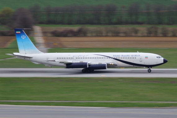 Islamic Republic of Iran Boeing 707-300 EP-AJD 1002 Foto Kevin Schrenk