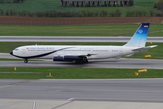 Islamic Republic of Iran Boeing 707-300 EP-AJD 1002 Foto Kevin Schrenk_003