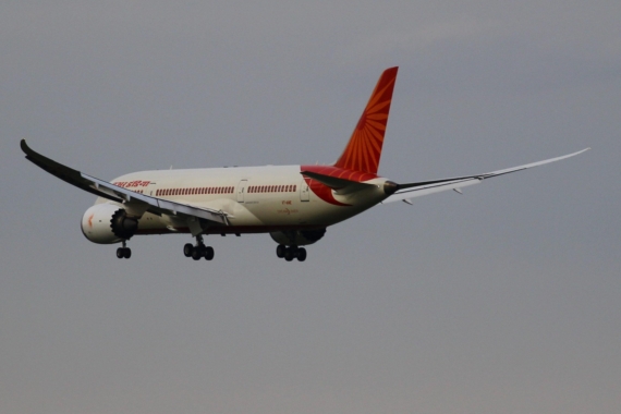 Kevin Schrenk Air India Erstlandung Wien 06042016 Boeing 787 VT-ANE_003 Kevin Schrenk Air India Erstlandung Wien 06042016 Boeing 787 VT-ANE_003