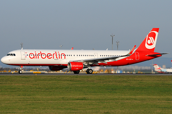 Die OE-LNZ trägt Air Berlin Farben - Foto: Austrian Wings Media Crew