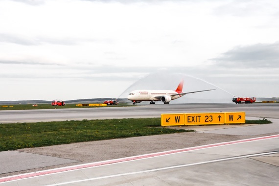 Ulrich Lehner Air India Erstlandung Flughafen Wien 06042016_002 Ulrich Lehner Air India Erstlandung Flughafen Wien 06042016_002