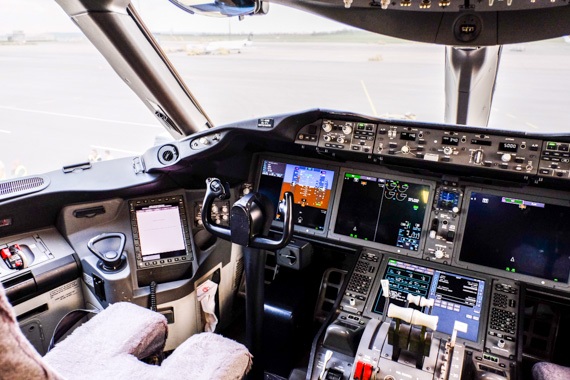 Ulrich Lehner Air India Erstlandung Flughafen Wien 06042016_006 Cockpit