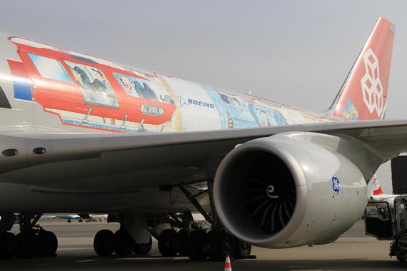 Cargolux Boeing 747-8F LX-VCM Foto Austrian Wings Media Crew Closeup