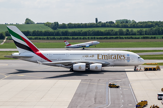 A6-EDV Emirates mit AUA Airbus A380 Flughafen Wien 20052016_Thomas Ranner_006