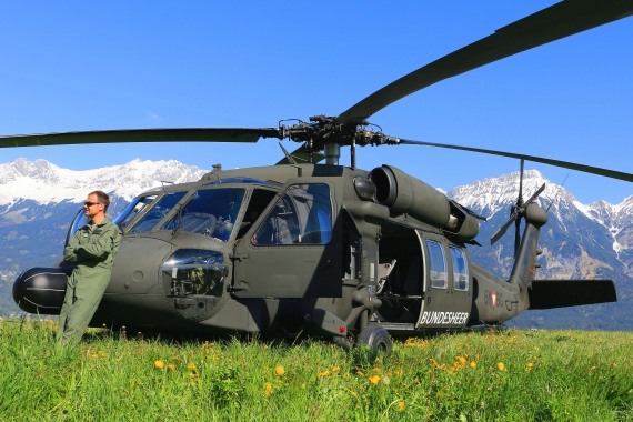 BH S70 Black Hawk waiting Black Hawk Bundesheer  Foto Christian Schöpf